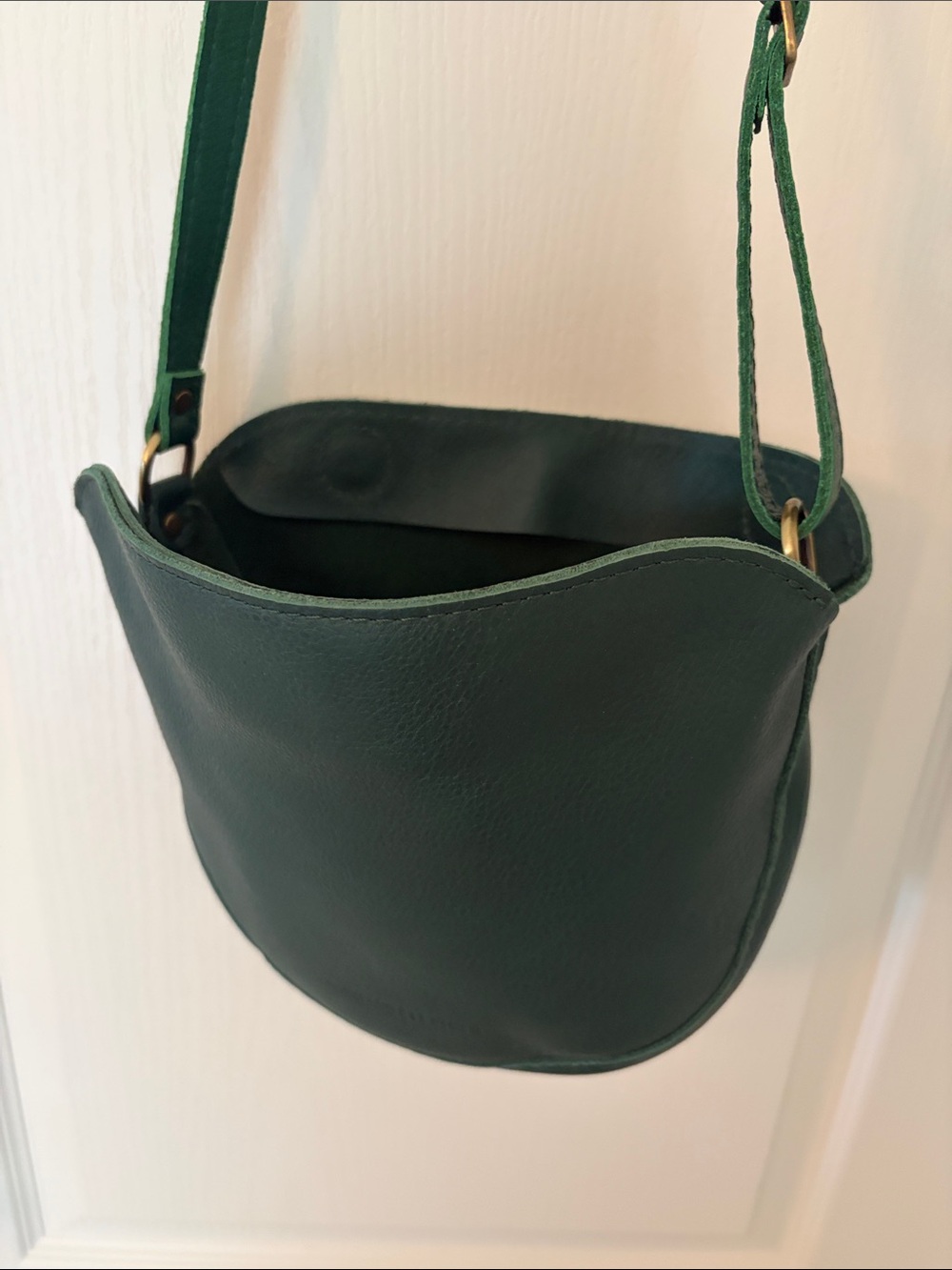 Portland Leather Bacalar Medium Crossbody Shoulder Bag - Picture 4 of 7